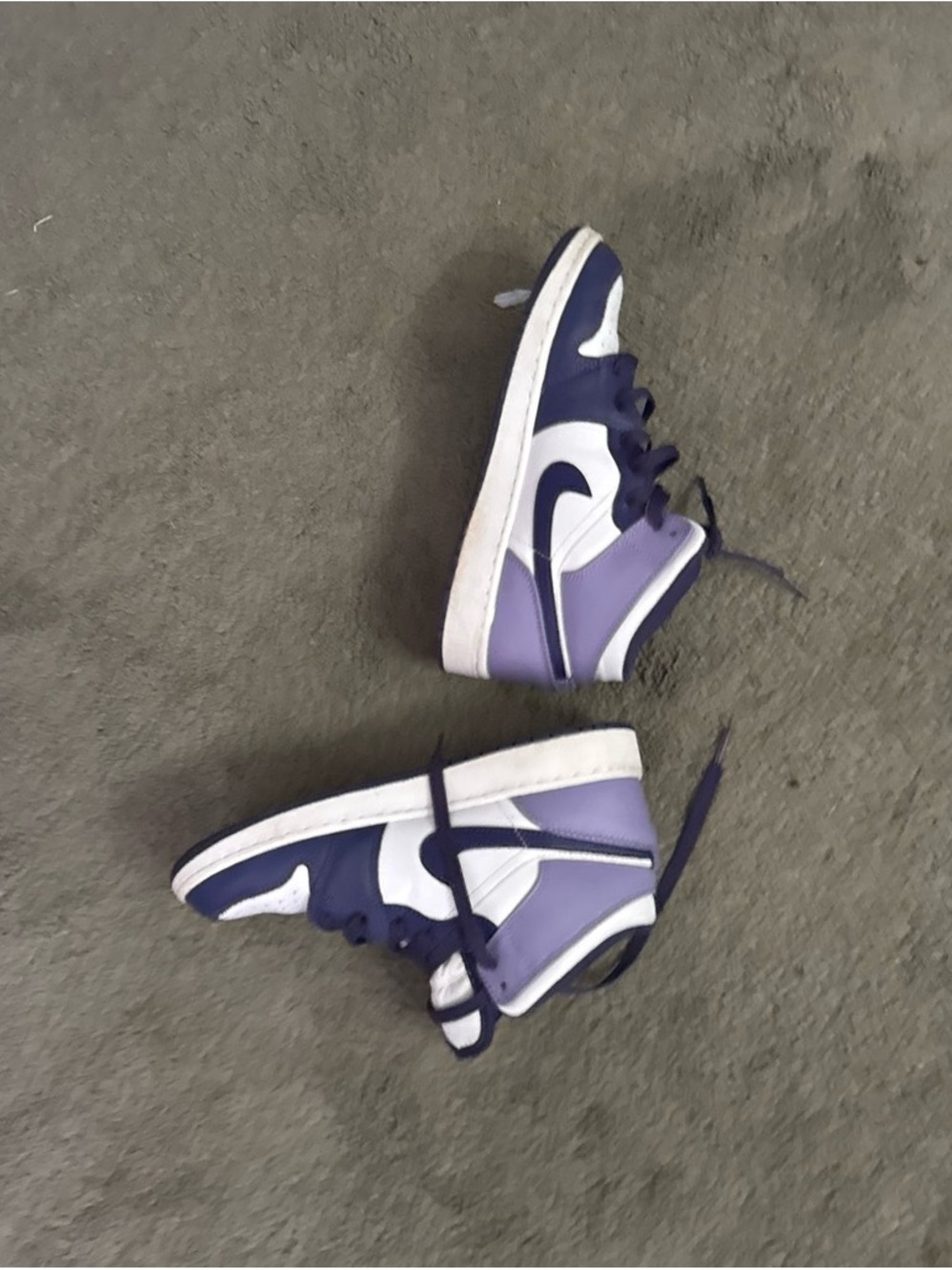 Jordan Kids High-Top Sneakers in Purple and White